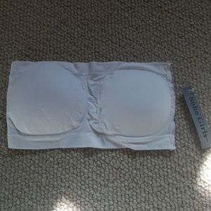 Lacey lined strapless white bandeau bra